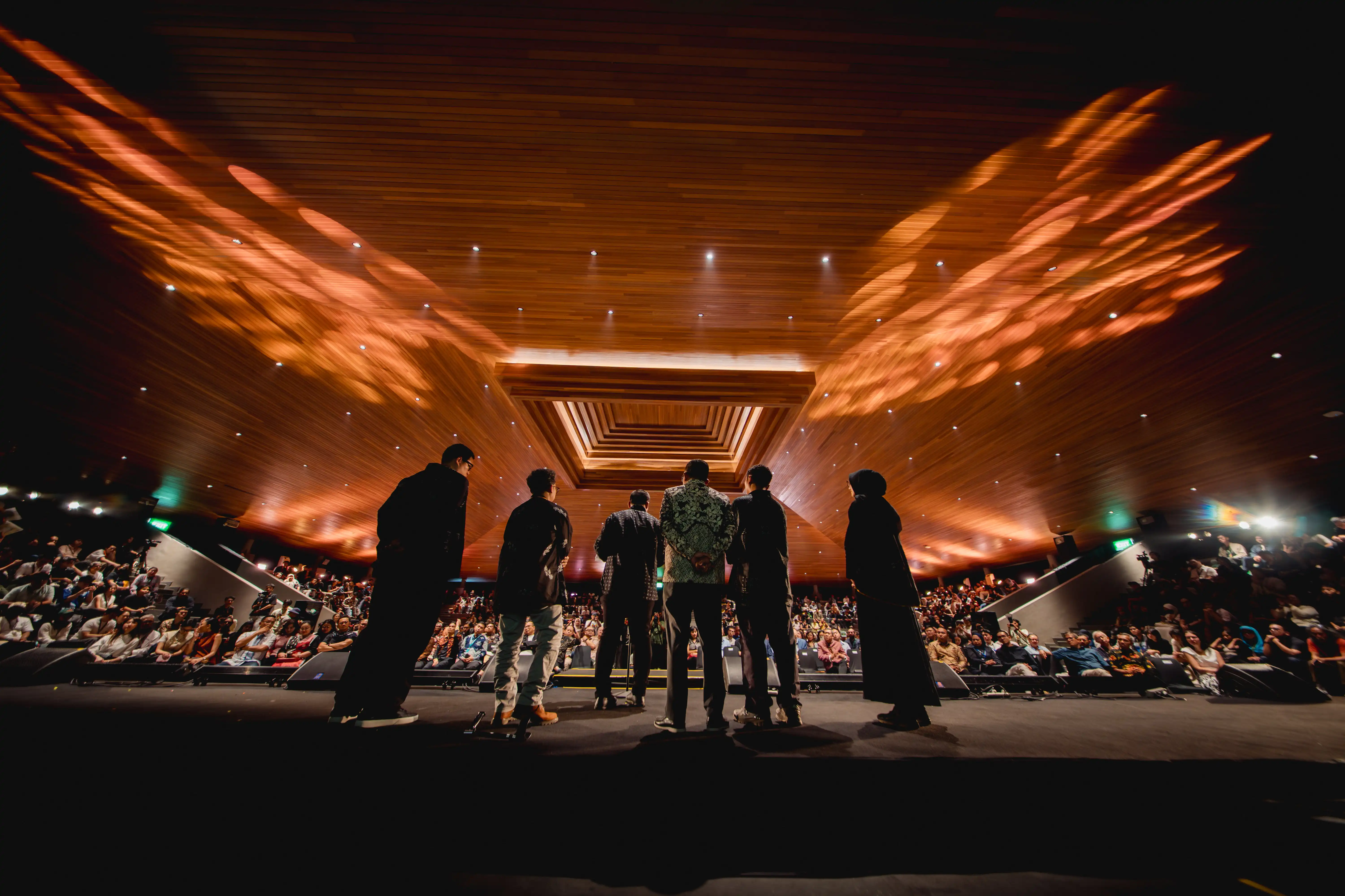 pembukaan jaff - crowd opening